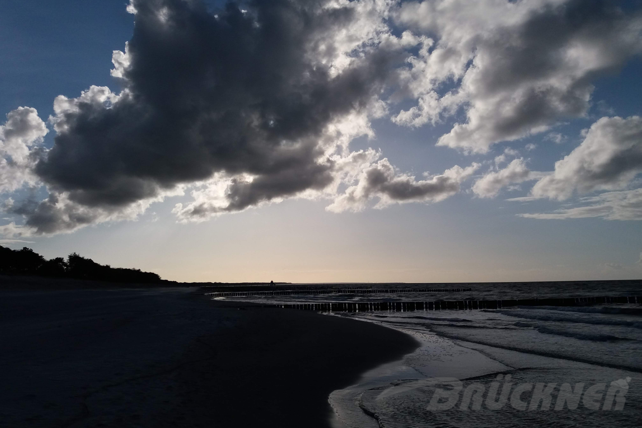 Strand mit Wolken