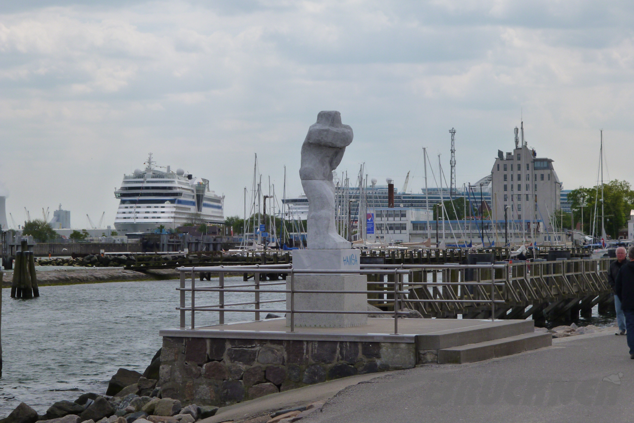 Auf der Mole in Warnemünde