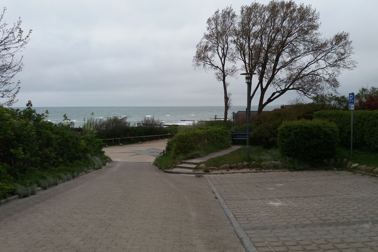 Weg zur Steilküste in Ahrenshoop